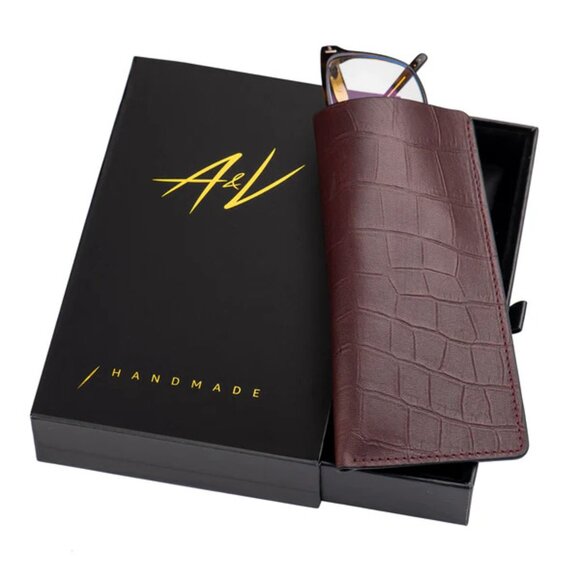 Luxury Calfskin Glasses Case – Alligator‑Style Texture - Vine Color - Picture 2 of 3